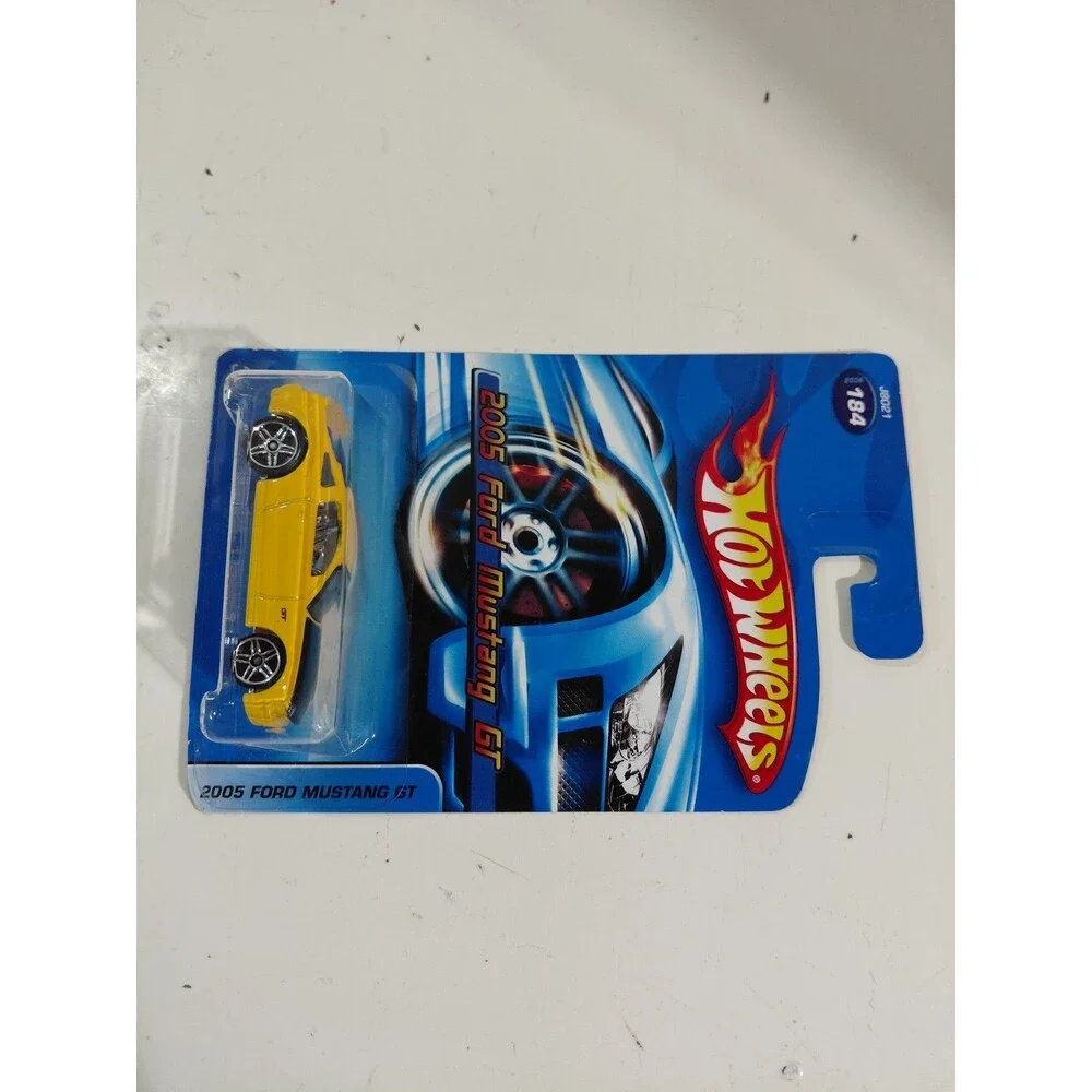 NIP Hot Wheels 2006 Main Line 1:64 Die Cast 2005 Ford Mustang GT Muscle Car